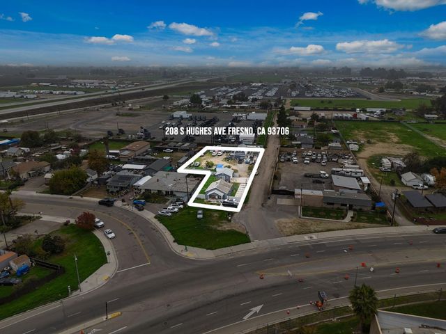 208 S Hughes Avenue, Fresno, CA 93706