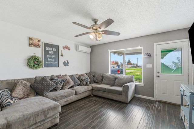 208 S Hughes Avenue, Fresno, CA 93706