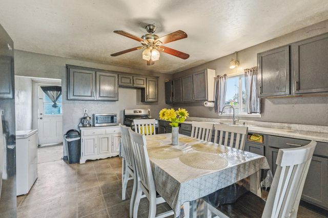 208 S Hughes Avenue, Fresno, CA 93706