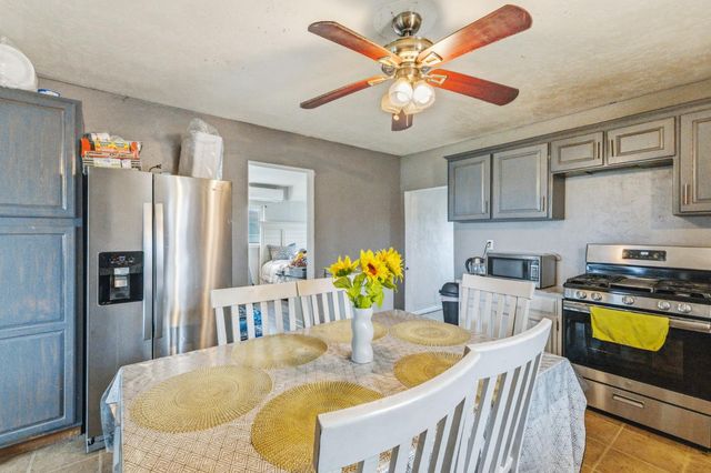 208 S Hughes Avenue, Fresno, CA 93706