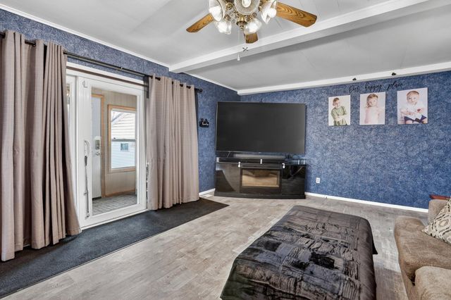 2138 E Whittemore Avenue, Burton, MI 48529