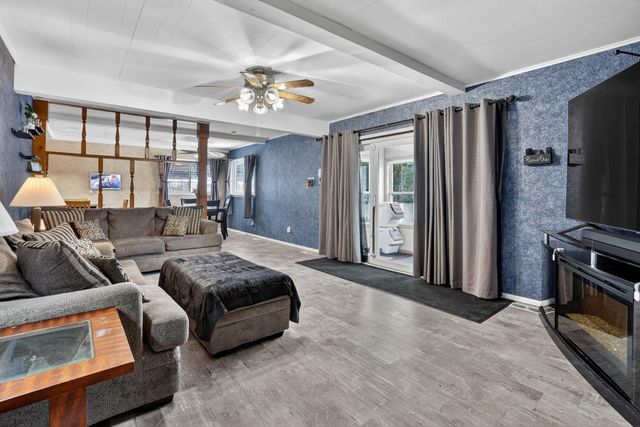 2138 E Whittemore Avenue, Burton, MI 48529