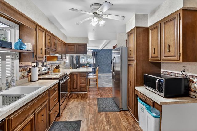 2138 E Whittemore Avenue, Burton, MI 48529