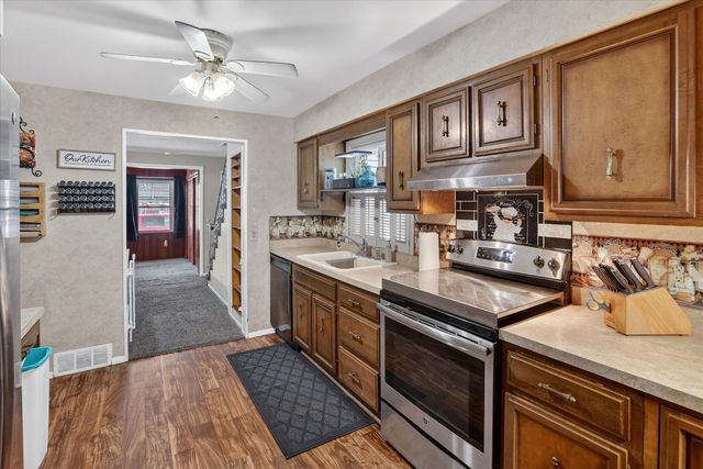 2138 E Whittemore Avenue, Burton, MI 48529