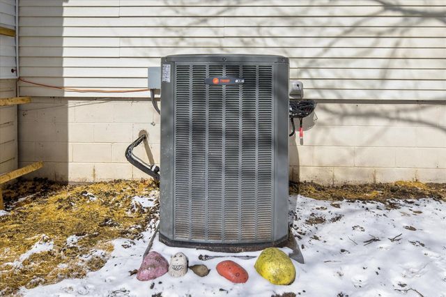 2138 E Whittemore Avenue, Burton, MI 48529