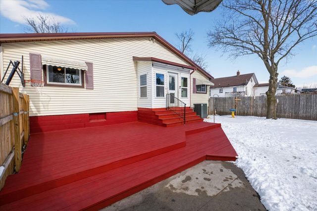 2138 E Whittemore Avenue, Burton, MI 48529