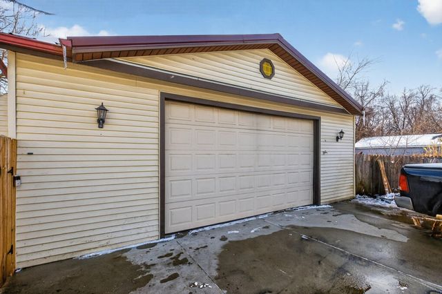 2138 E Whittemore Avenue, Burton, MI 48529