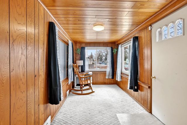 2138 E Whittemore Avenue, Burton, MI 48529