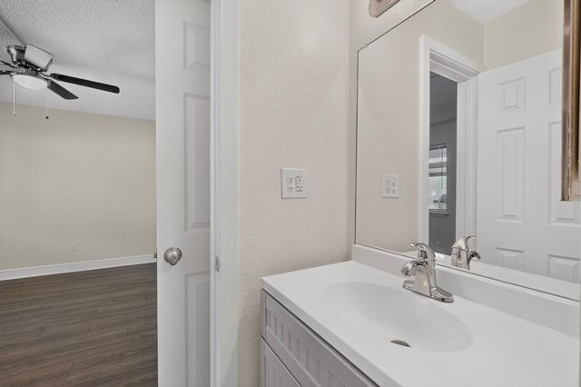 3501 Juan Tabo Boulevard NE H3, Albuquerque, NM 87111
