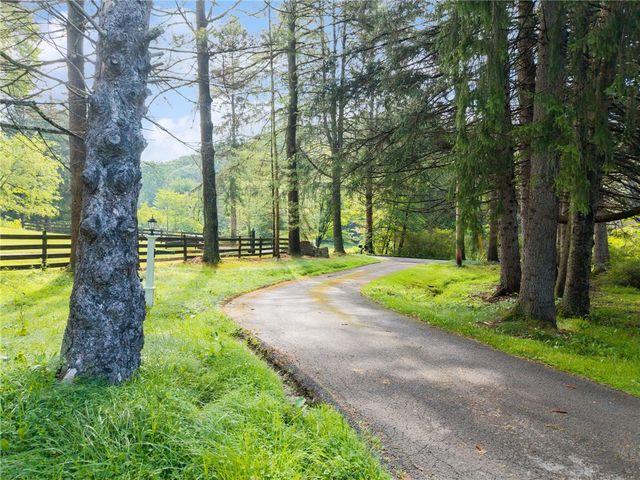 513 Austraw Rd, Ligonier Twp, PA 15658