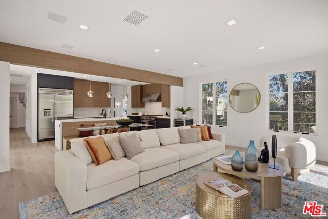 8171 Tianna Road, Los Angeles, CA 90046