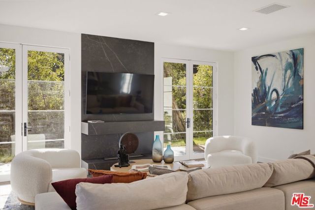 8171 Tianna Road, Los Angeles, CA 90046