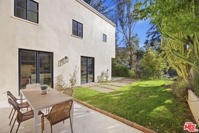 8171 Tianna Road, Los Angeles, CA 90046