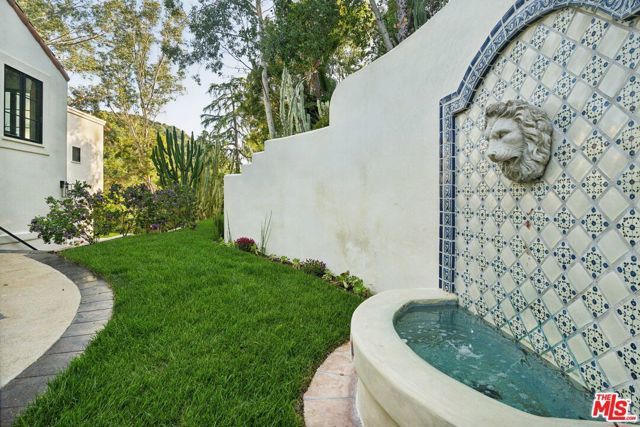 8171 Tianna Road, Los Angeles, CA 90046