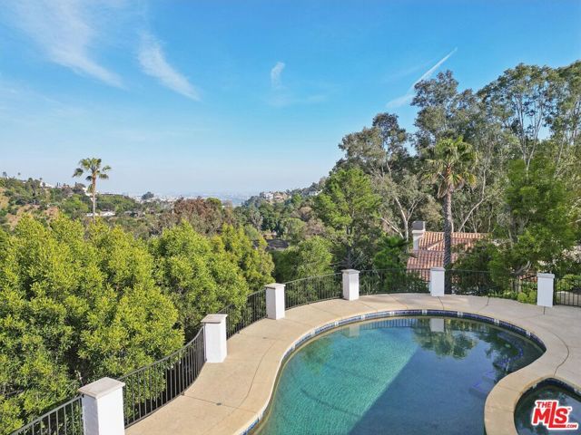 8171 Tianna Road, Los Angeles, CA 90046