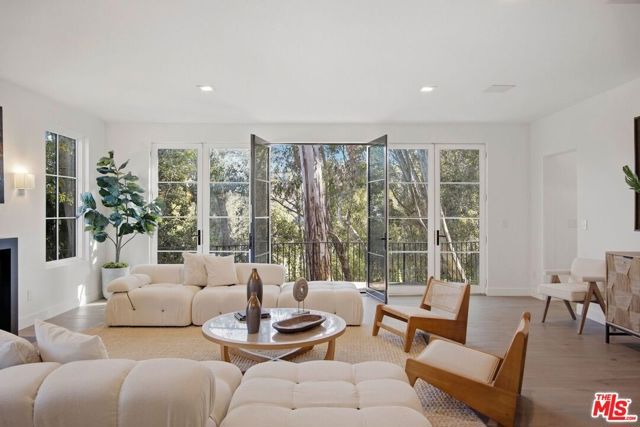 8171 Tianna Road, Los Angeles, CA 90046