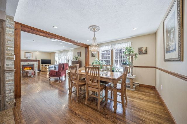 6 Lenway Rd, Newbury, MA 01922