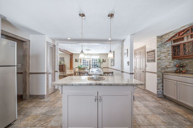 6 Lenway Rd, Newbury, MA 01922