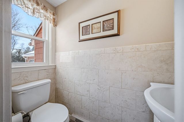 6 Lenway Rd, Newbury, MA 01922