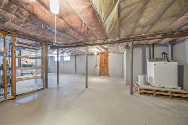 6 Lenway Rd, Newbury, MA 01922