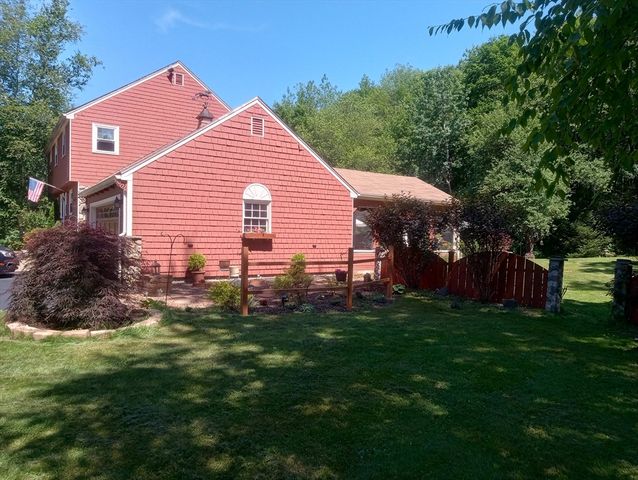 6 Lenway Rd, Newbury, MA 01922