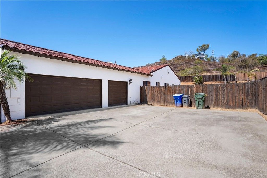 925 Valley, Vista, CA 92084 — photo 2