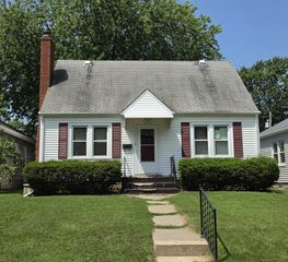 2379 30th Street, Moline, IL 61265