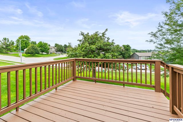 19156 Drexel Circle, Omaha, NE 68135