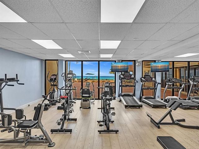 1147 Hillsboro Mile Hillsboro Mile 1005, Hillsboro Beach, FL 33062