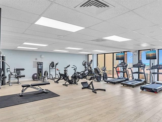 1147 Hillsboro Mile Hillsboro Mile 1005, Hillsboro Beach, FL 33062