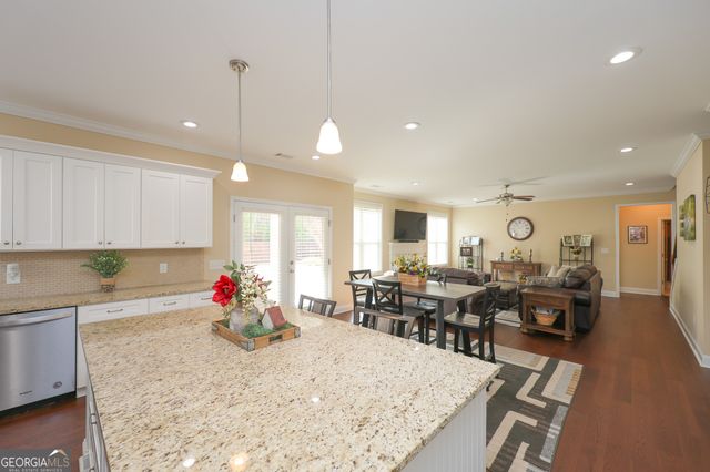 414 Lakeview Way, Lagrange, GA 30241