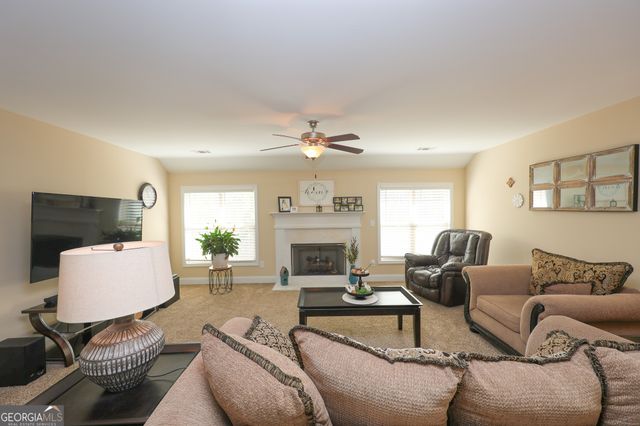 414 Lakeview Way, Lagrange, GA 30241