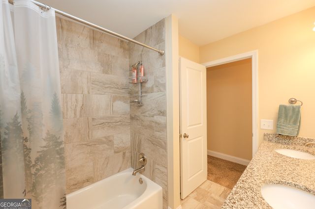 414 Lakeview Way, Lagrange, GA 30241