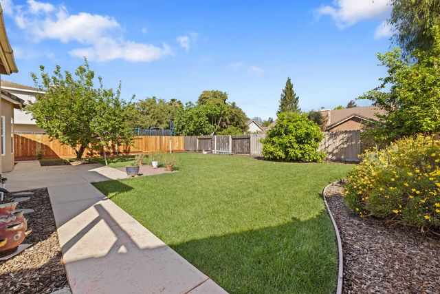 2223 Shire Way, Turlock, CA 95380