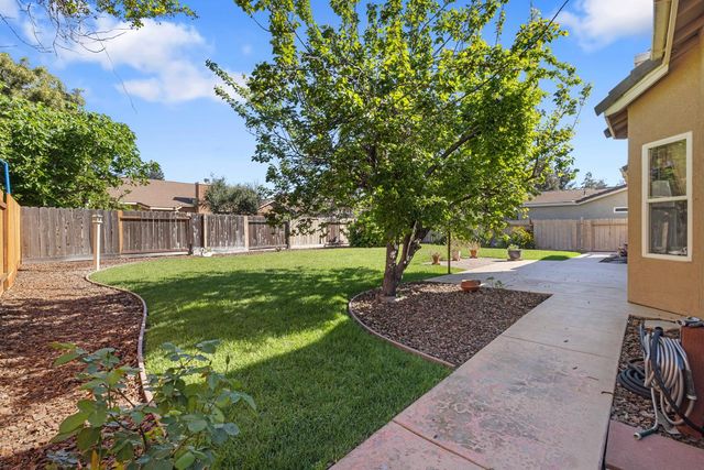 2223 Shire Way, Turlock, CA 95380
