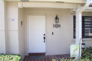 17050 NW 60th Ct, Hialeah, FL 33015