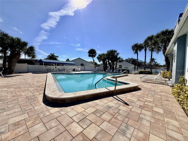 2749 COUNTRYSIDE BOULEVARD 14, Clearwater, FL 33761