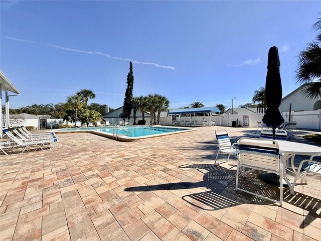 2749 COUNTRYSIDE BOULEVARD 14, Clearwater, FL 33761