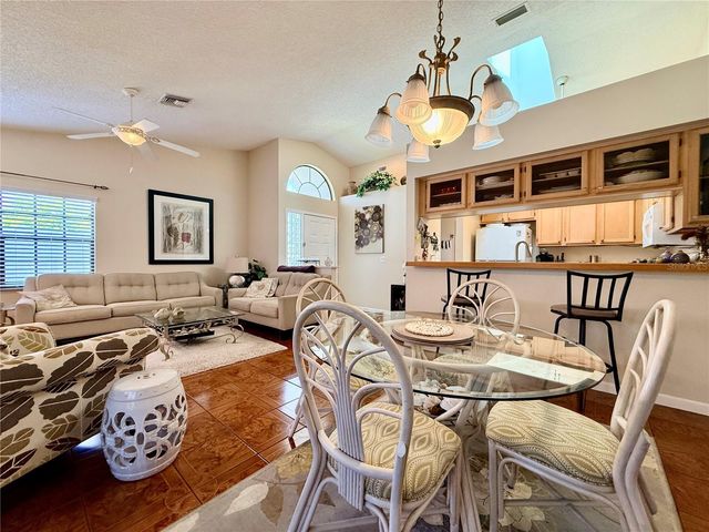 2749 COUNTRYSIDE BOULEVARD 14, Clearwater, FL 33761