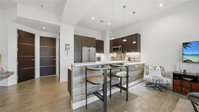 209 COSMOPOLITAN COURT, Sarasota, FL 34236