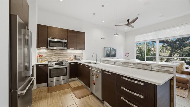 209 COSMOPOLITAN COURT, Sarasota, FL 34236