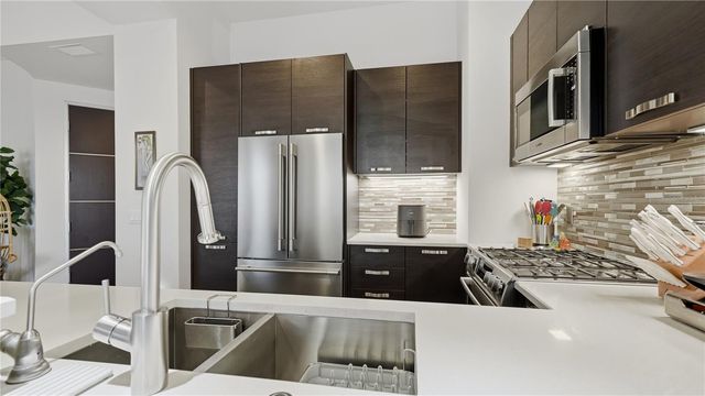 209 COSMOPOLITAN COURT, Sarasota, FL 34236