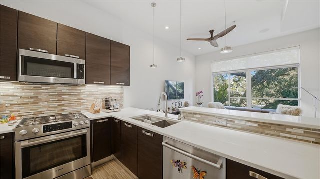 209 COSMOPOLITAN COURT, Sarasota, FL 34236