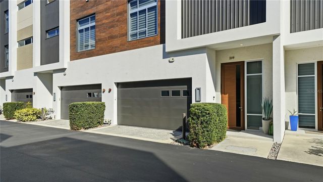 209 COSMOPOLITAN COURT, Sarasota, FL 34236