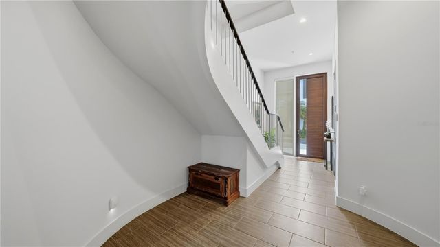 209 COSMOPOLITAN COURT, Sarasota, FL 34236