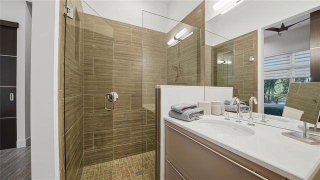 209 COSMOPOLITAN COURT, Sarasota, FL 34236