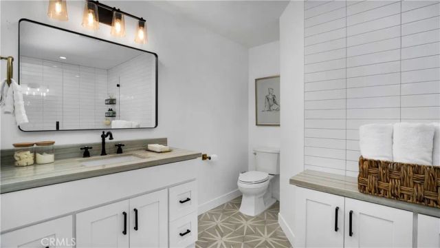 308 E 18th Street, Costa Mesa, CA 92627