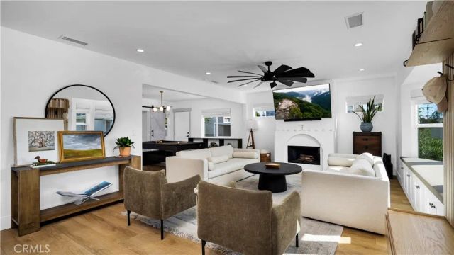 308 E 18th Street, Costa Mesa, CA 92627