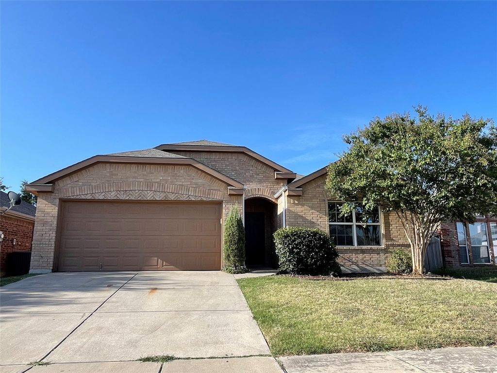 4533 Wheatland Drive, Fort Worth, TX 76179