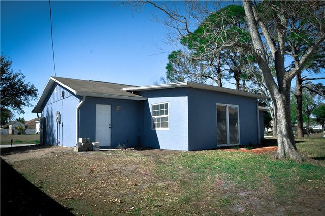 811 Globe Avenue NW, Palm Bay, FL 32907